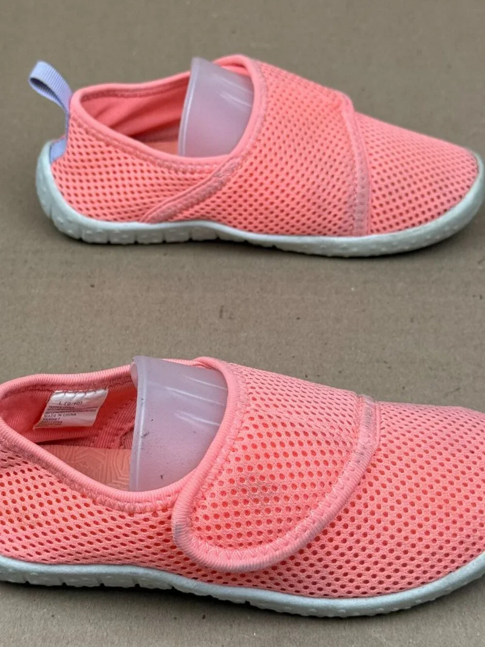 Cat & Jack Toddler Water Shoes Coral Mesh Slip On Sneakers Size L 9/10